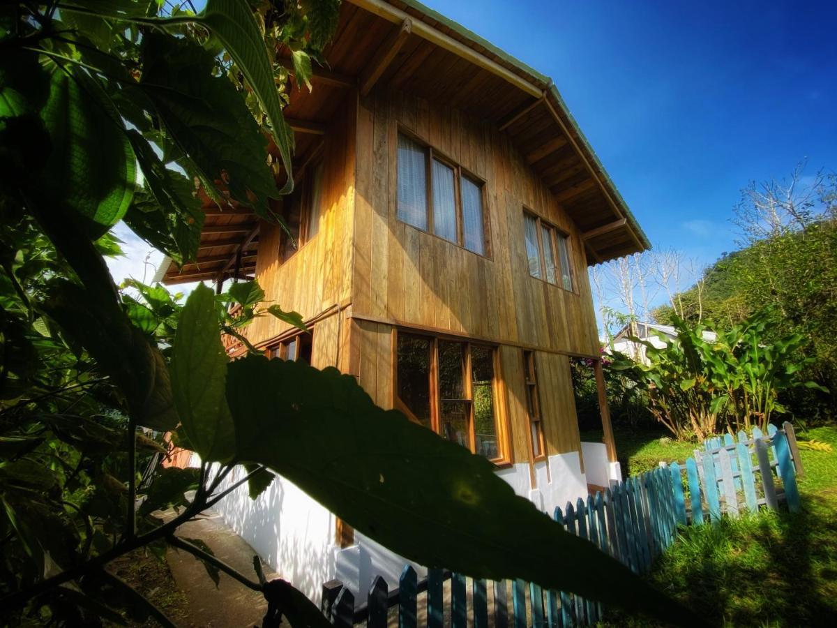 Inti Mindo Hostel Экстерьер фото